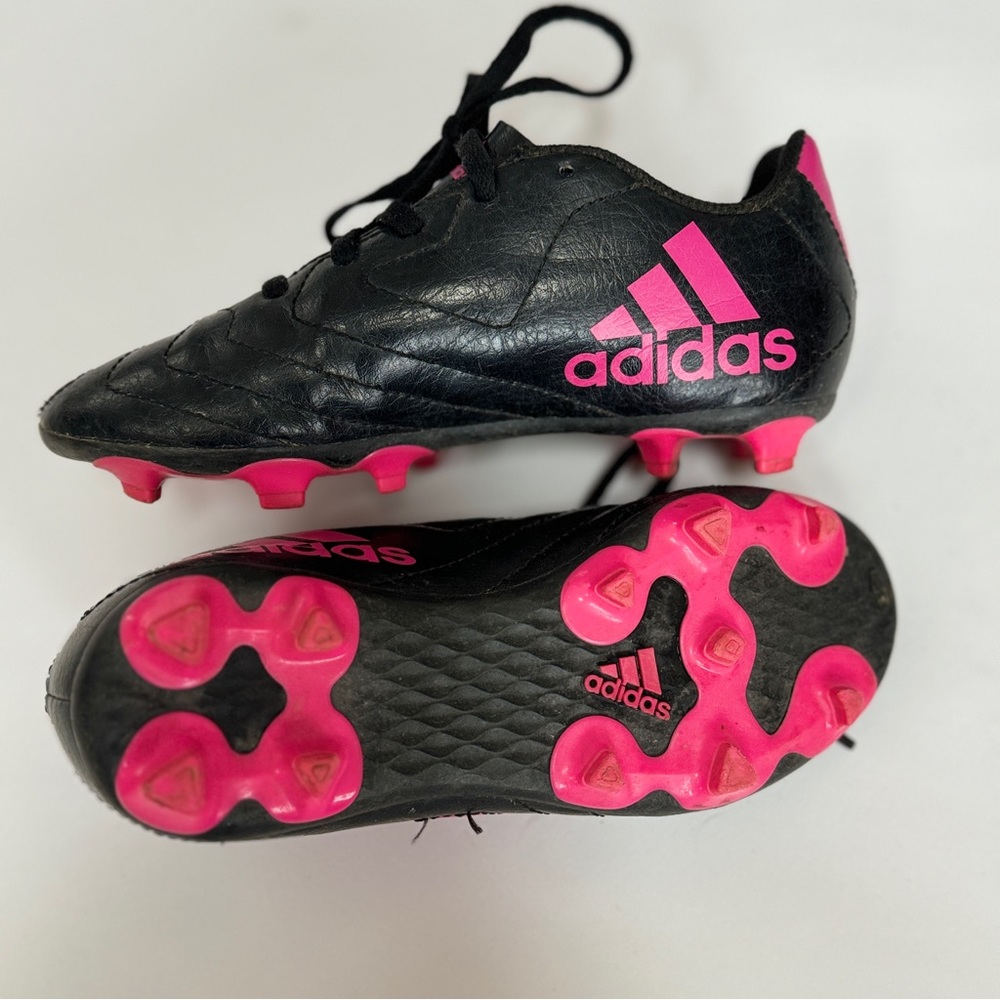 Adidas little kid sz 13 soccer cleats